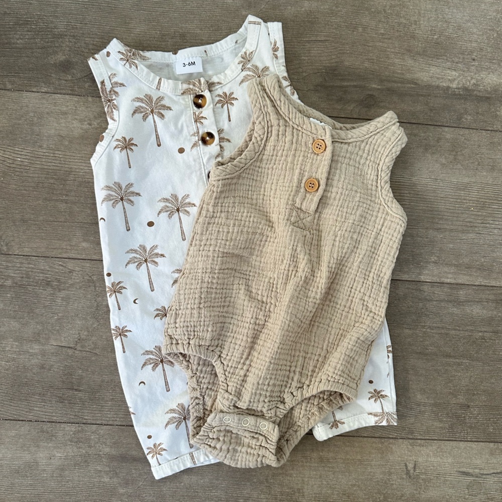 Boutique Baby Boy Neutral Tone Modern Rompers 3-6 months 
Both Euc